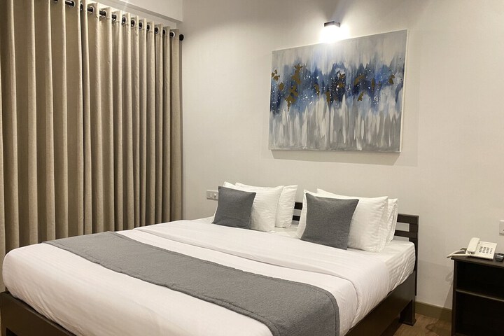 Room 11 of 29