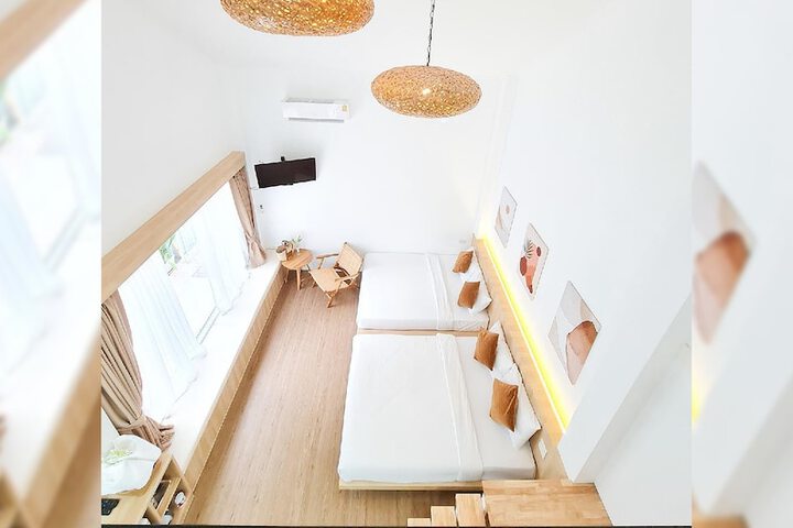Room 8 of 23