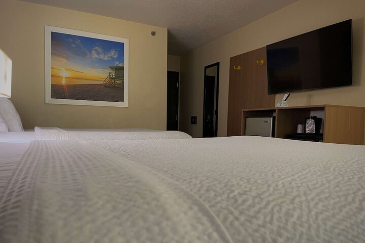 1 Queen Bed (19 of 23)
