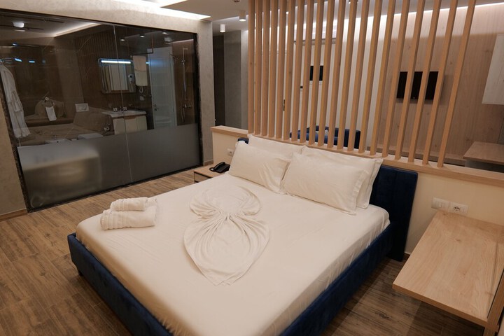 Room 43 of 126