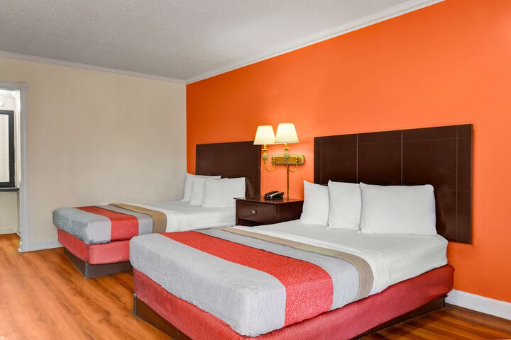 Room 4 of 21