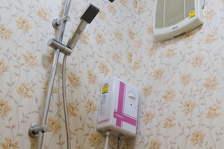 Room 6 of 7