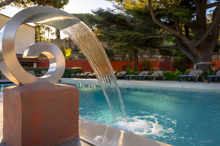 Pool Hotel