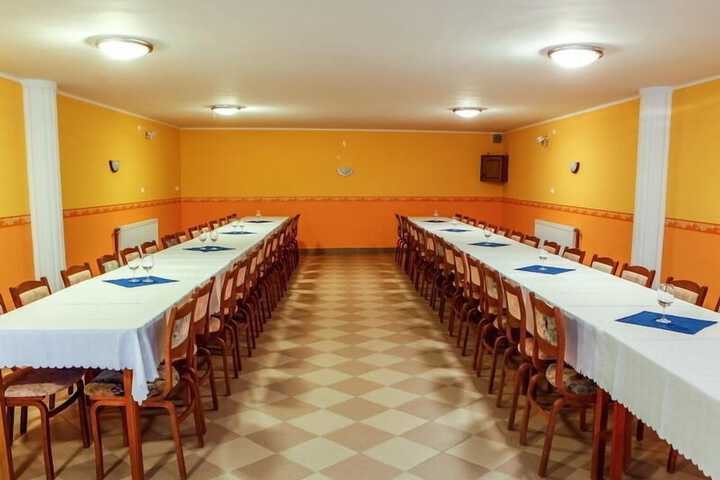 Dining 4 of 14