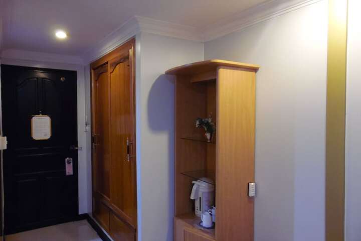 Room 29 of 40