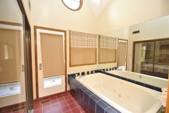 Room 7 of 25