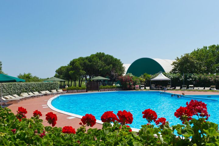 Pool Hotel