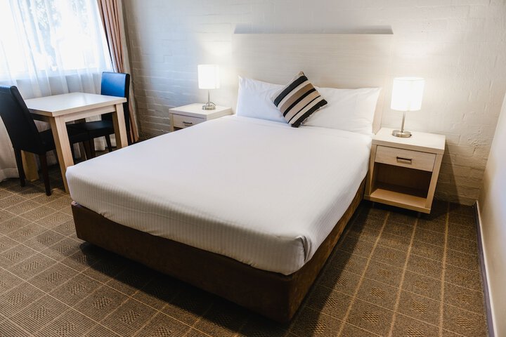 Room 10 of 26