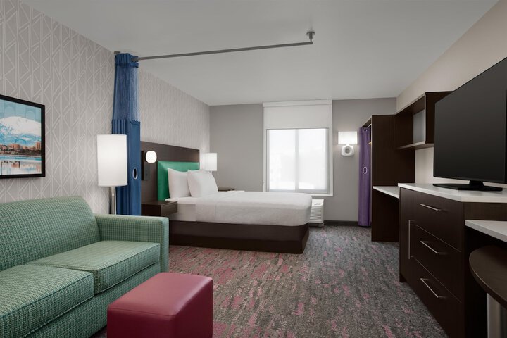 Room 30 of 46