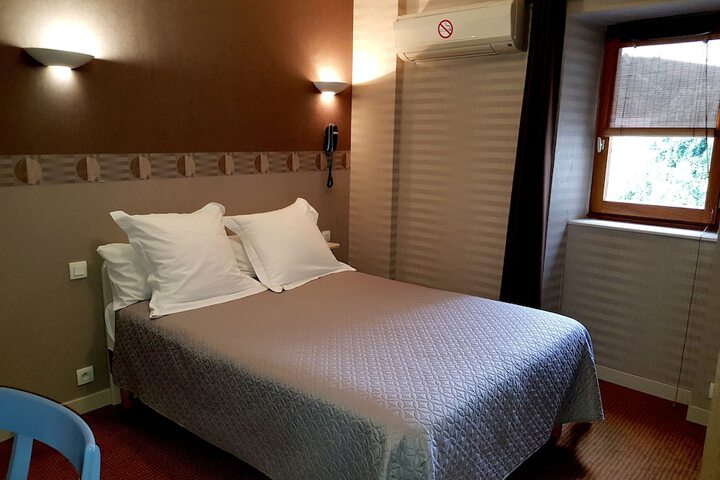 Room 2 of 14