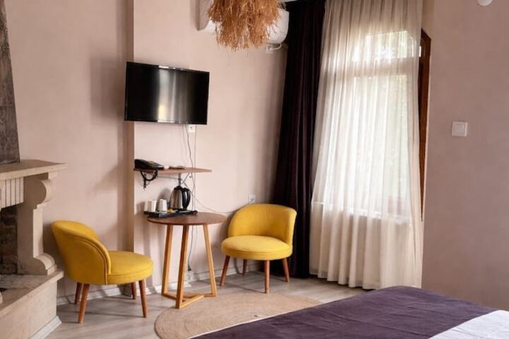 Room 22 of 49