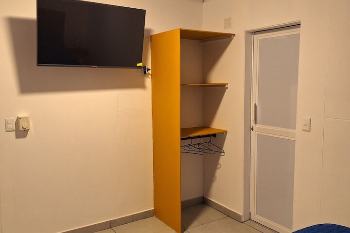 Room 10 of 20