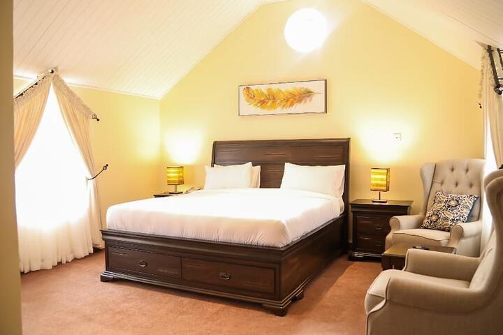 Room 6 of 30