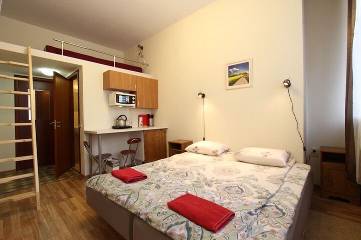 Room 7 of 17
