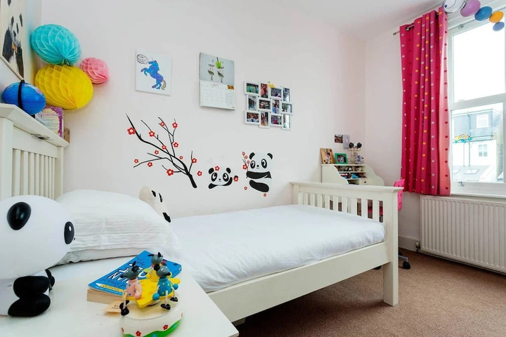Room 5 of 13