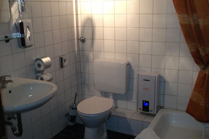 Room 13 of 21