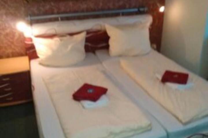 Room 37 of 43