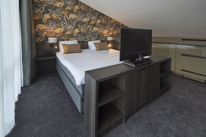 Room 18 of 49