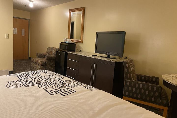 1 King Bed (10 of 20)