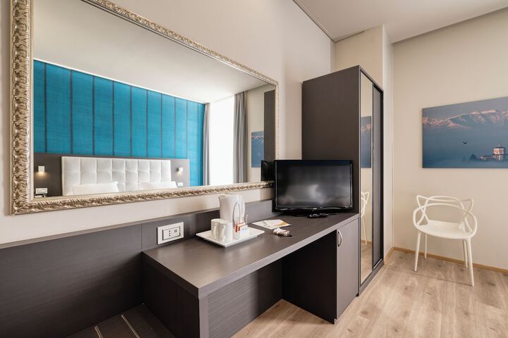 Room 16 of 50