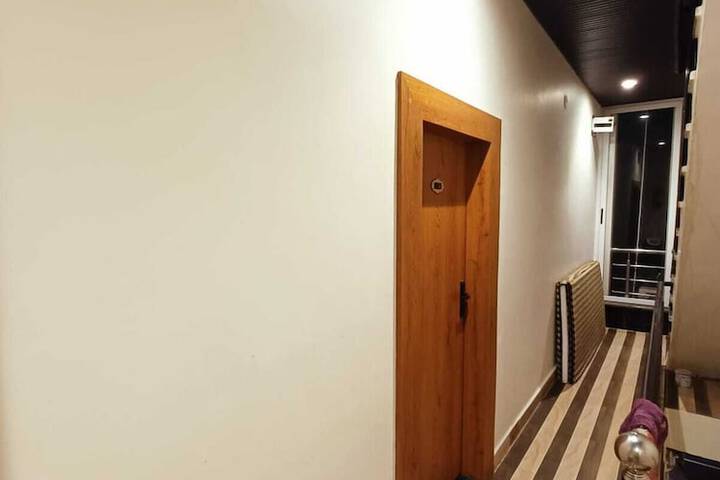 Ballroom/Hall 31 of 39