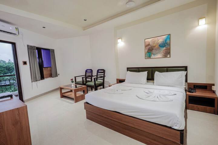 Room 2 of 12
