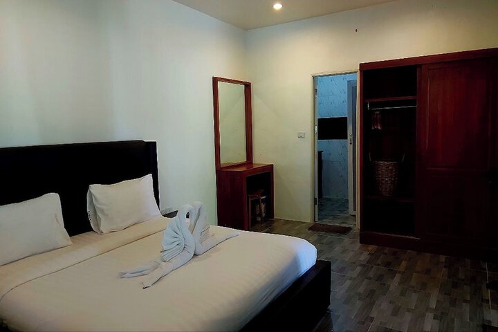 Room 18 of 83