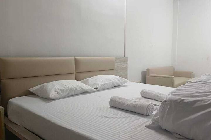 Room 10 of 25