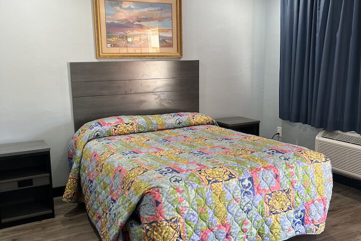 Deluxe Queen Room (4 of 11)