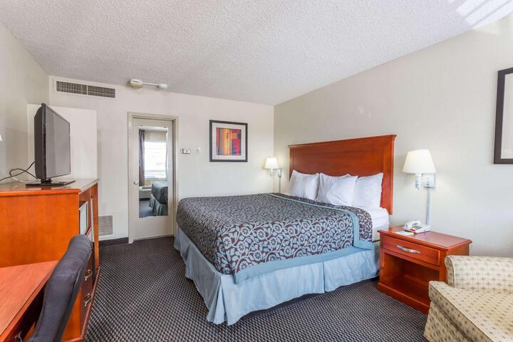 1 King Bed (1 of 7)