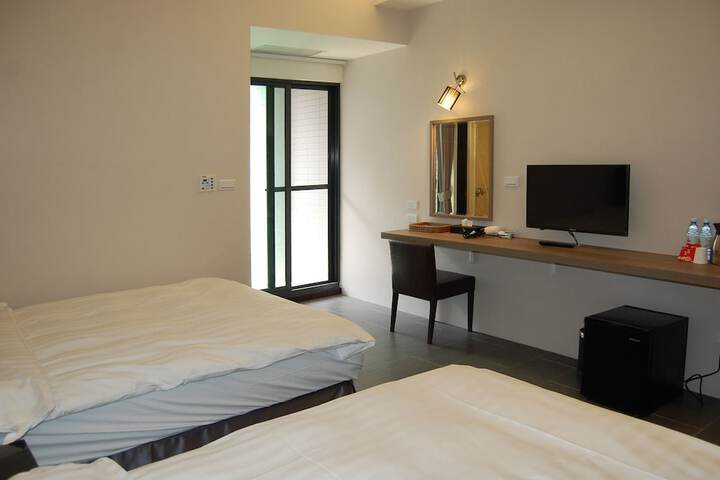 Room 3 of 6