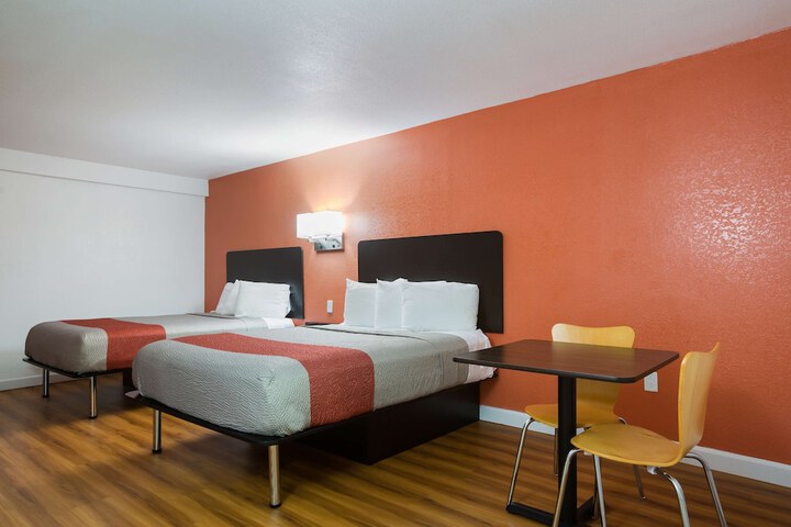 Room 8 of 45