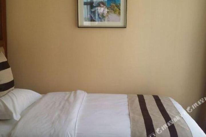 Gaoyuan Mingzhu Hotel (Kunming Changhong Road)