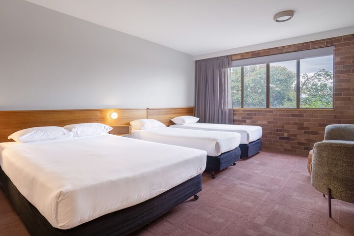 Room 4 of 39