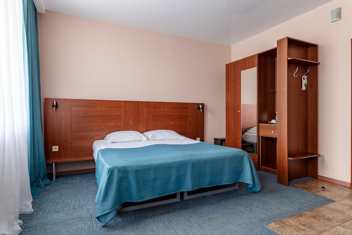 Room 17 of 48