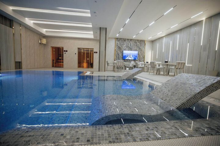 Pool 38 of 61