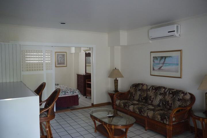 Room 5 of 32