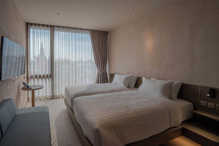 Room 48 of 151