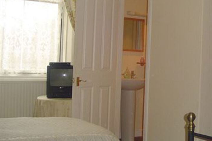 Room 2 of 22