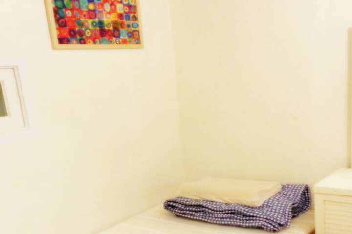 Room 28 of 46