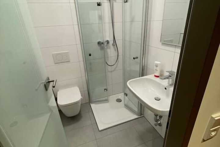 Room 14 of 32