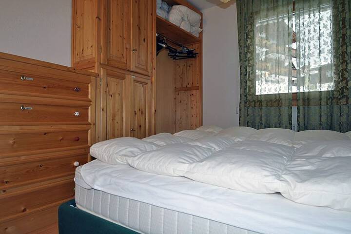 Room 4 of 19