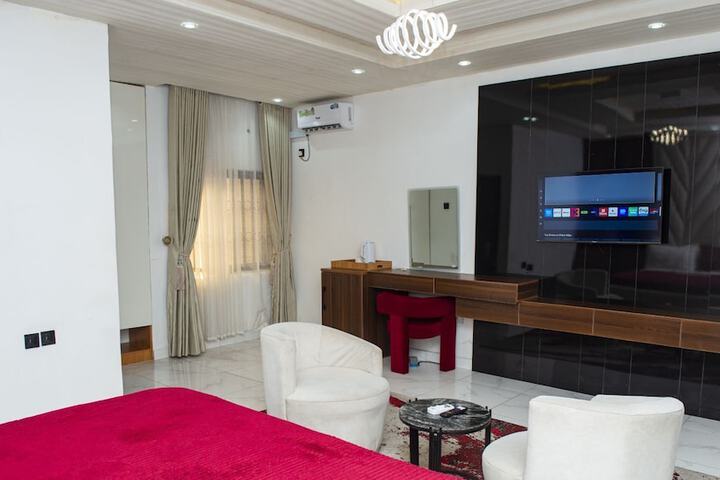 Room 7 of 13