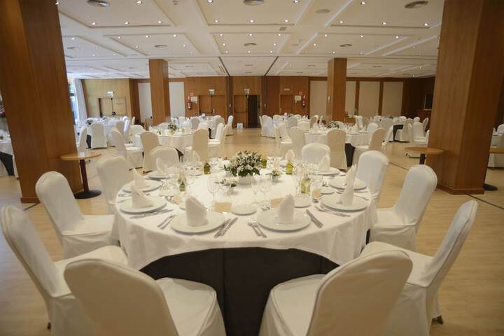 Ballroom/Hall 42 of 59
