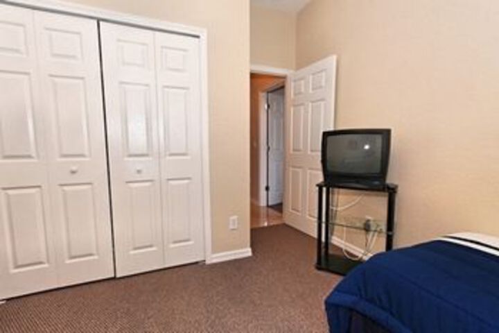 Room 13 of 21
