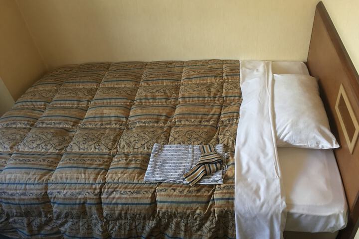 Room 12 of 112