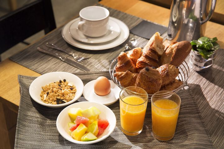 Breakfast/Coffee Service 31 of 35