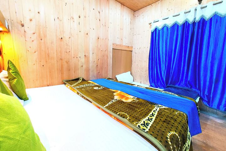 Room 8 of 23