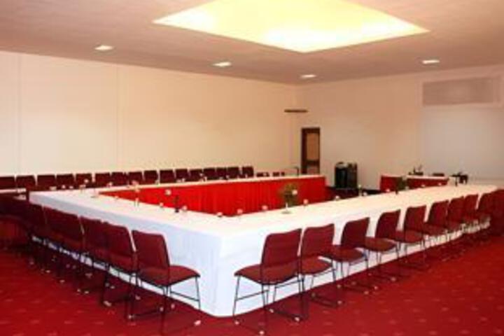 Business Center 11 of 14