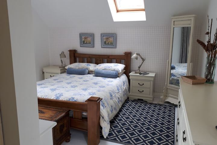 Room 2 of 39